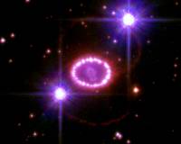 Космический жемчуг окружает взрывающуюся звезду